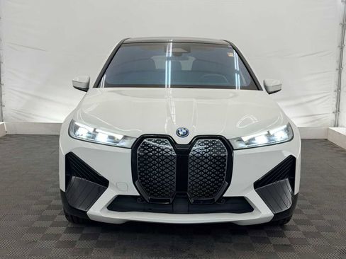 Used 2023 BMW iX xDrive50 w/ Sport Package image 9