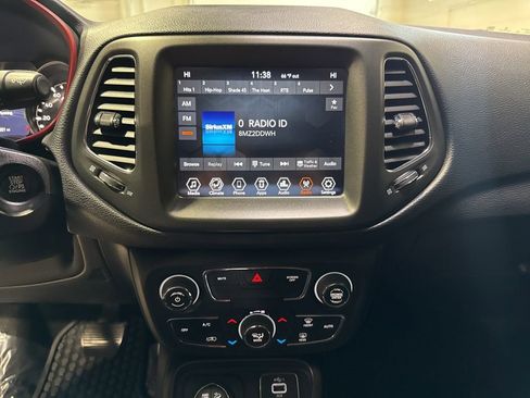 Used 2020 Jeep Compass Trailhawk AWD/4WD image 18