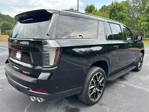 Used 2025 Chevrolet Suburban RST w/ Comfort Package RWD image 21