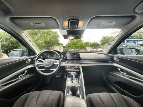 Used 2021 Hyundai Elantra SEL w/ Convenience Package FWD image 19