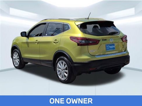 Used 2020 Nissan Rogue Sport SV image 2