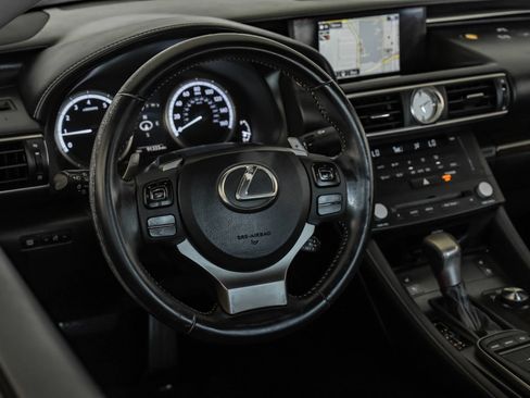 Used 2016 Lexus RC 350 w/ Luxury Package RWD image 16
