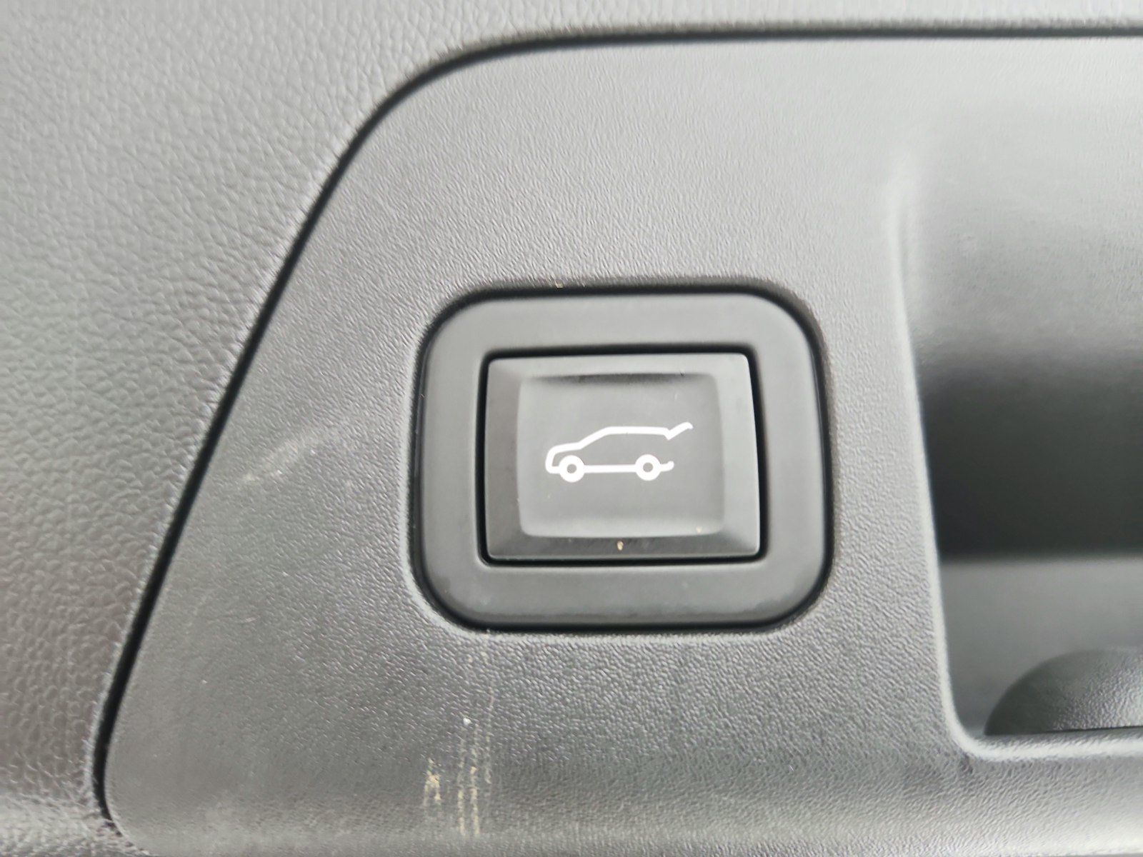 Used 2023 Buick Envision Essence w/ Technology Package I FWD image 50