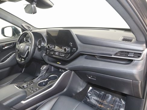 Used 2023 Toyota Highlander XSE image 43