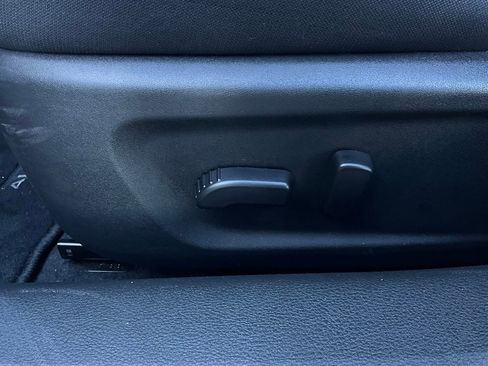 Used 2025 Nissan Altima 2.5 SV image 11