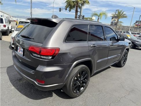 Used 2019 Jeep Grand Cherokee Altitude image 14