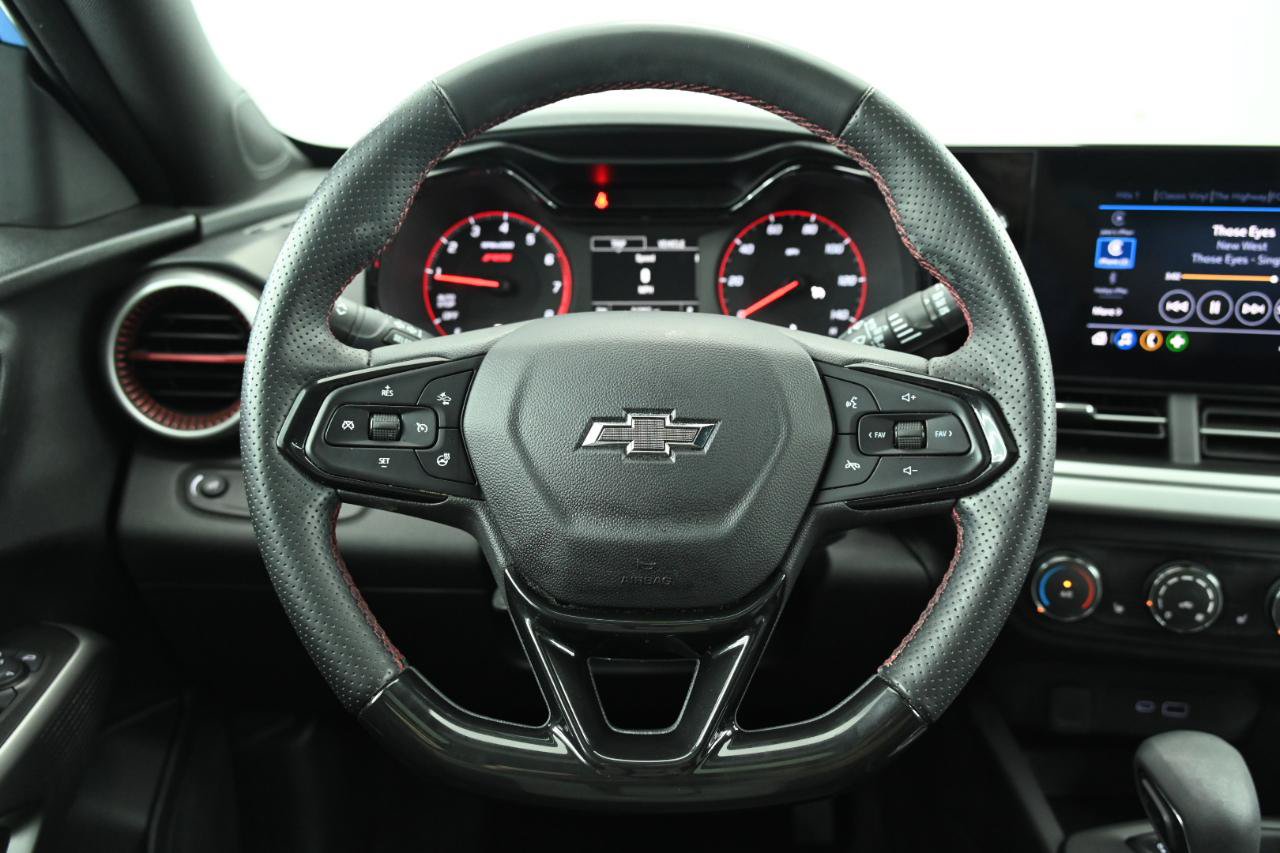 Used 2024 Chevrolet Trax RS w/ Sunroof Package FWD image 21