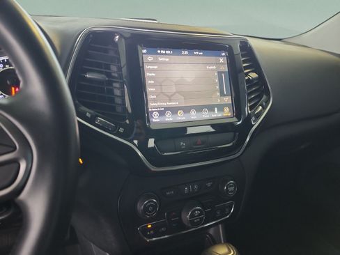 Used 2019 Jeep Cherokee Limited AWD/4WD image 12