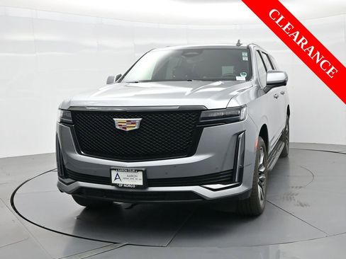 Used 2024 Cadillac Escalade ESV Sport w/ Heavy-Duty Trailer Package image 3