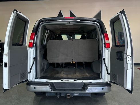 Used 2016 Chevrolet Express 3500 LT w/ LT Preferred Equipment Group image 9