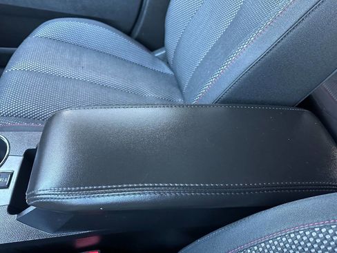 Used 2017 Chevrolet Equinox LT w/ Convenience Package image 48