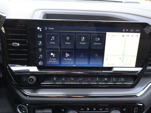 Used 2025 Chevrolet Silverado 2500 ZR2 w/ Technology Package image 11