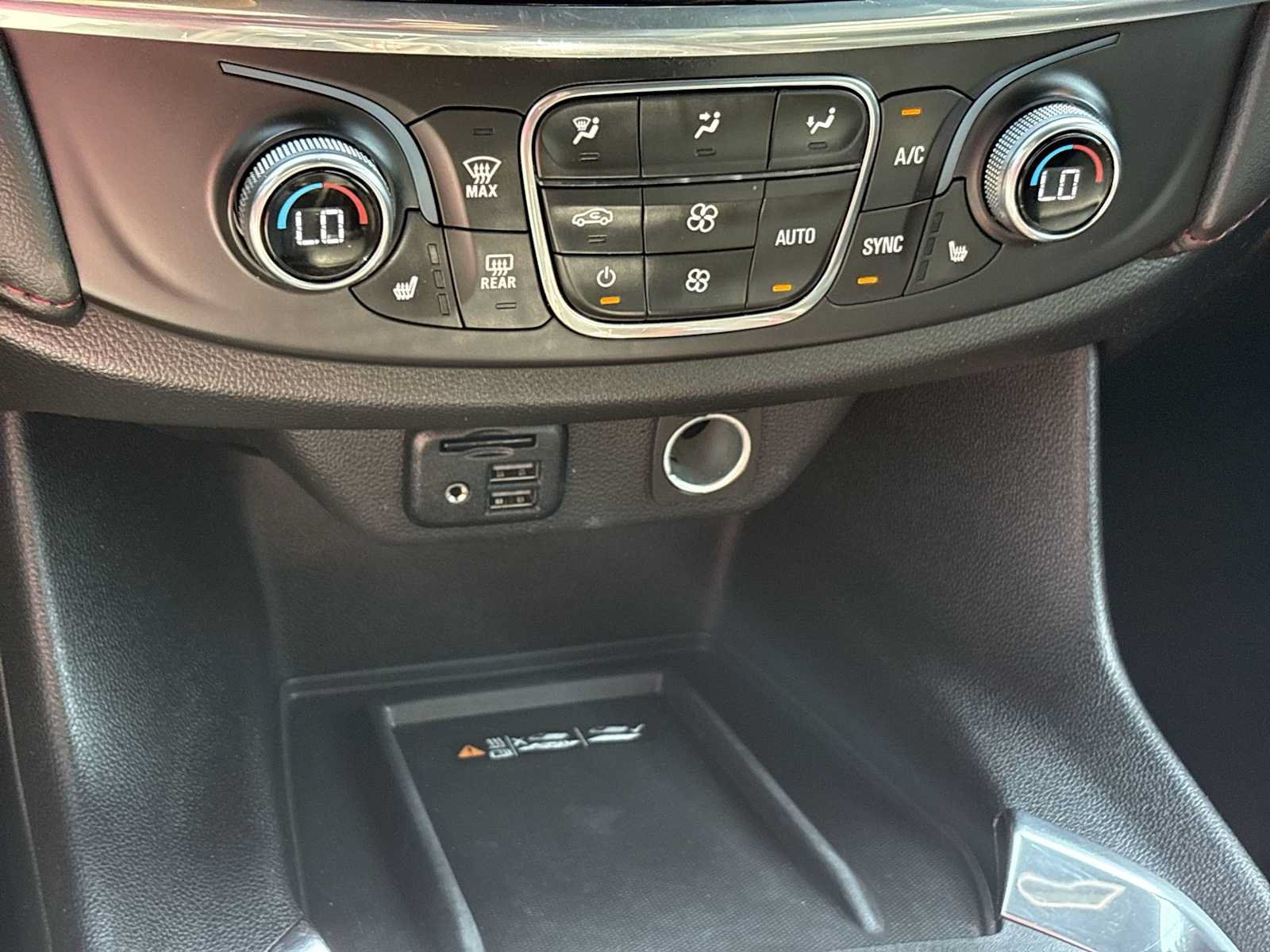 Used 2023 Chevrolet Traverse RS AWD/4WD image 17