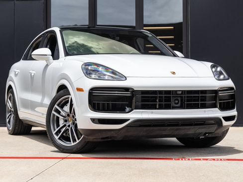 Certified 2020 Porsche Cayenne Turbo AWD/4WD image 6