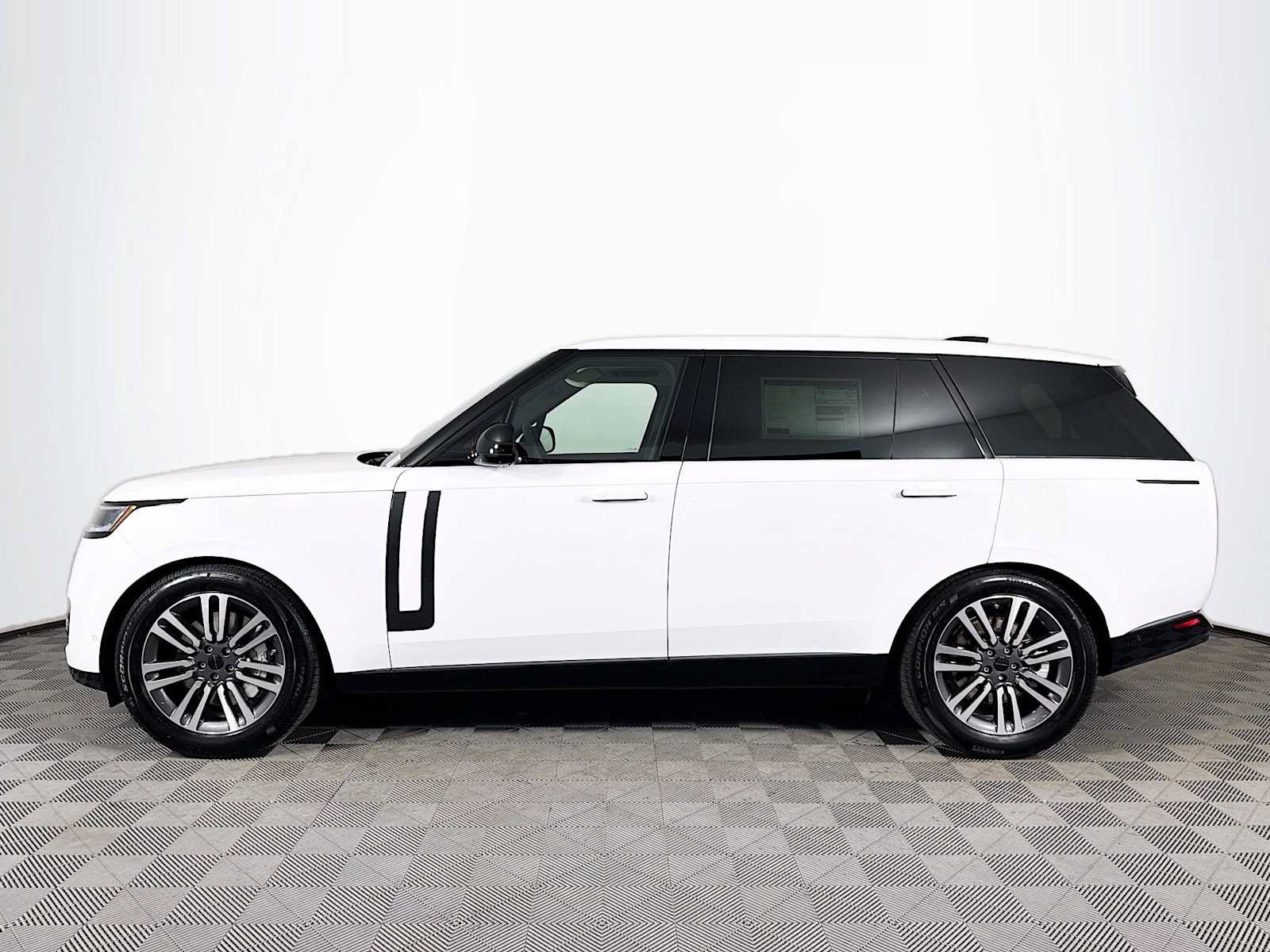 New 2026 Land Rover Range Rover Long Wheelbase SE AWD/4WD image 8