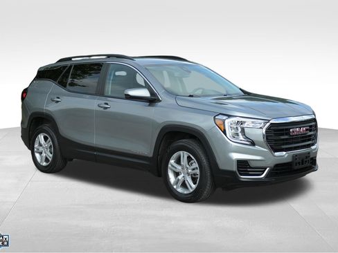 Used 2023 GMC Terrain SLE w/ Driver Convenience Package AWD/4WD image 3
