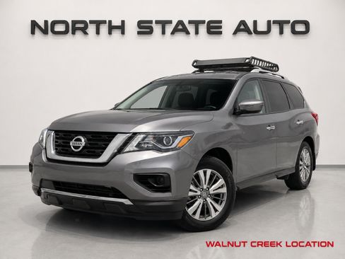 Used 2020 Nissan Pathfinder S FWD image 1