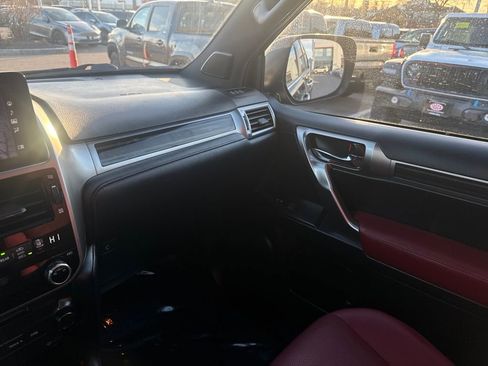 Used 2023 Lexus GX 460 Premium image 31