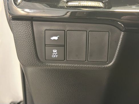 Used 2025 Honda CR-V EX-L image 17