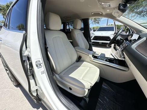 Used 2023 Mercedes-Benz GLA 250 4MATIC w/ Premium Package image 31