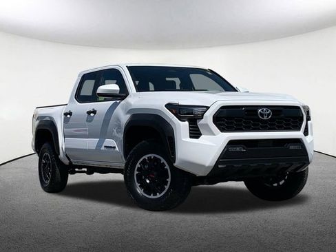 Used 2024 Toyota Tacoma TRD Off-Road AWD/4WD image 2