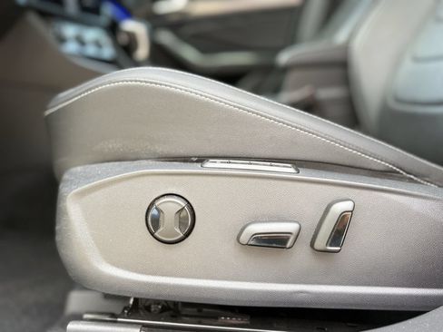 Used 2024 Volkswagen Jetta SEL FWD image 13