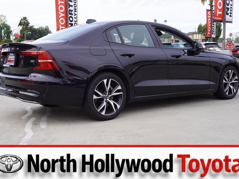 Used 2024 Volvo S60 B5 Core image 5
