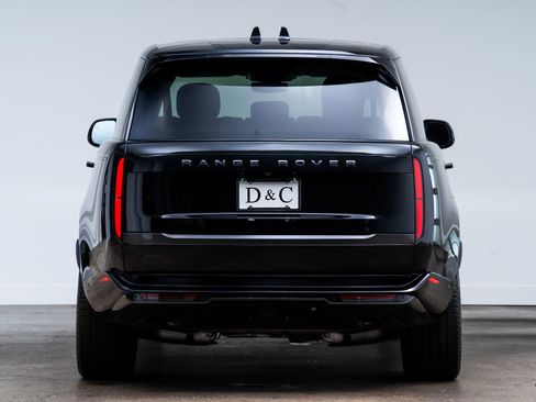 Used 2025 Land Rover Range Rover Long Wheelbase SE AWD/4WD image 5