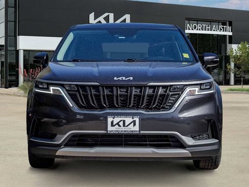 Certified 2024 Kia Carnival LX image 3