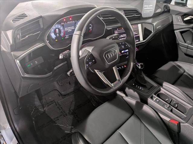 Used 2025 Audi Q3 2.0T Premium w/ Black Optic Sport Package AWD/4WD image 3