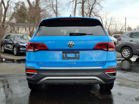 Used 2023 Volkswagen Taos SE w/ Panoramic Sunroof Package AWD/4WD image 4