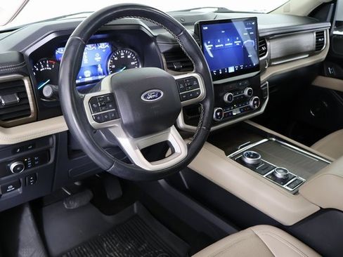 Used 2022 Ford Expedition Limited image 28
