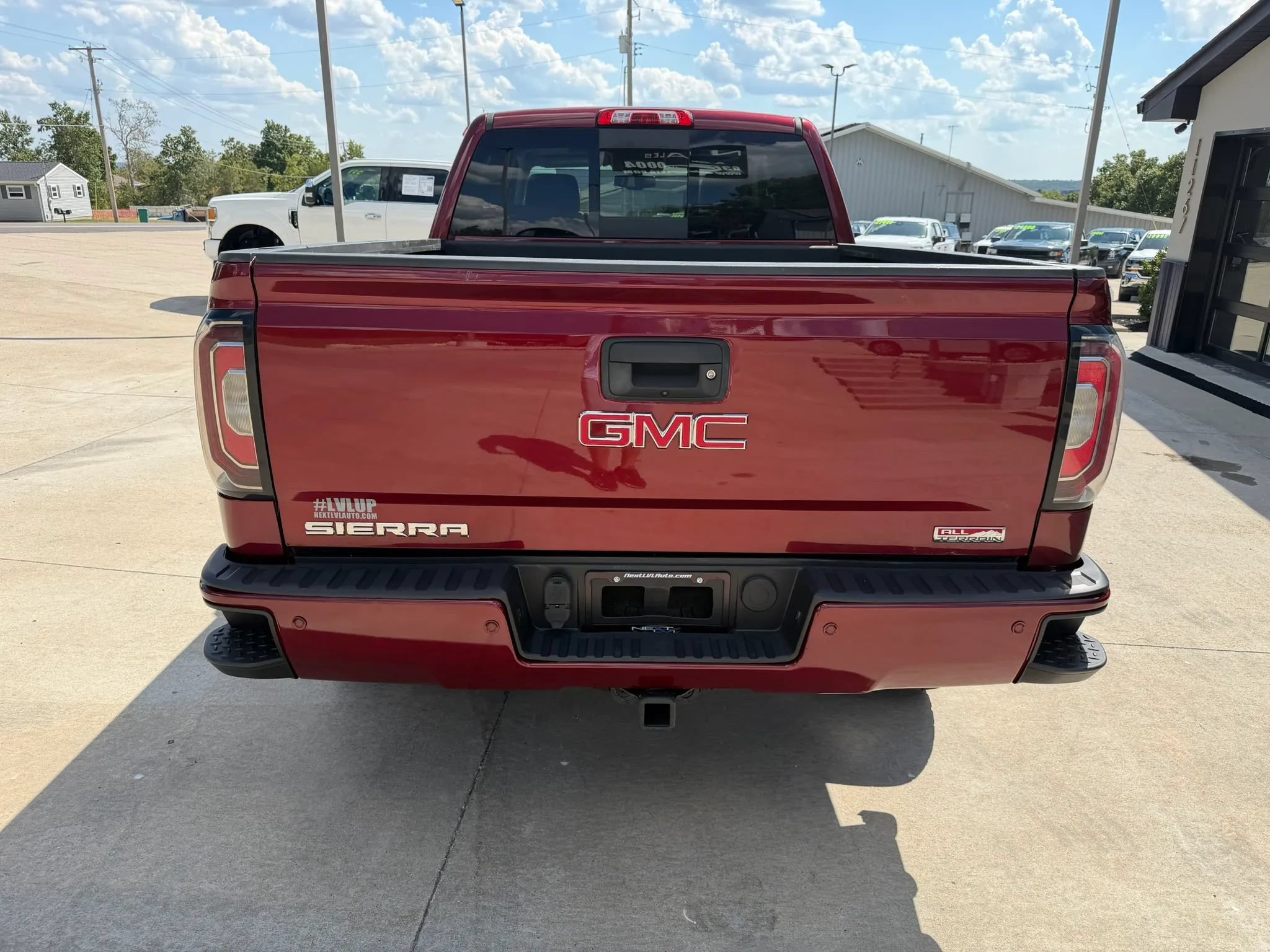 Used 2017 GMC Sierra 1500 SLT AWD/4WD image 8