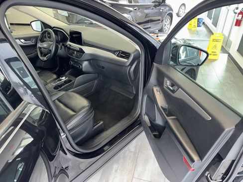 Used 2020 Ford Escape SE Sport image 16