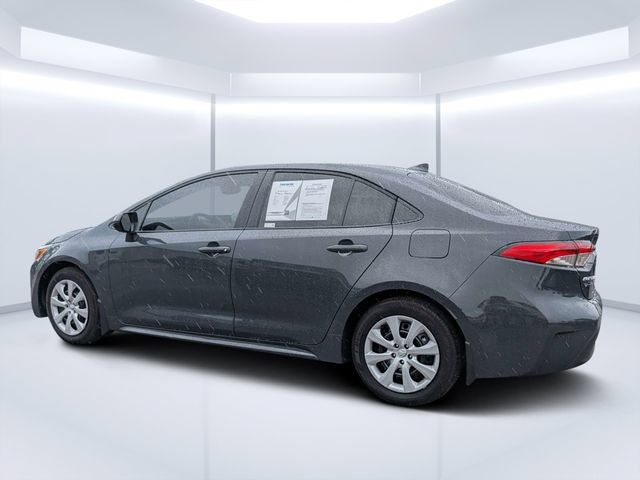 Used 2026 Toyota Corolla LE FWD image 5