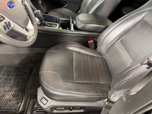 Used 2013 Ford Taurus SHO image 12