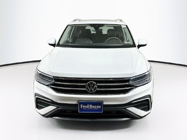 Certified 2024 Volkswagen Tiguan SE AWD/4WD image 2