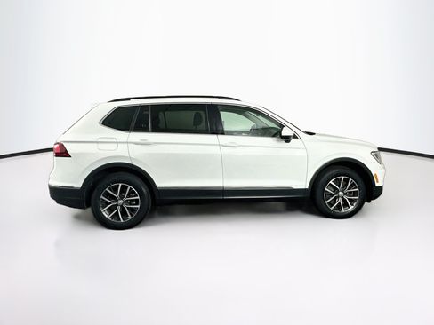 Used 2020 Volkswagen Tiguan SE w/ Panoramic Sunroof Package FWD image 10