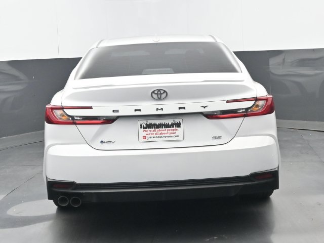 Used 2026 Toyota Camry SE FWD image 4