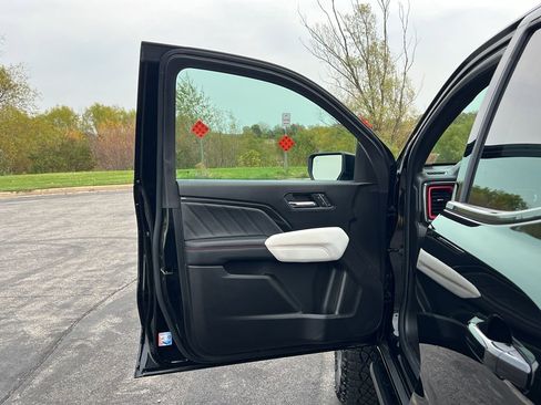 Used 2023 GMC Canyon AT4X image 12