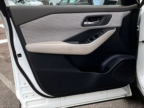 Certified 2023 Nissan Rogue SV image 9