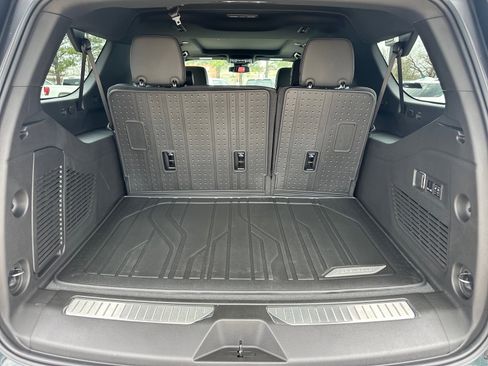 New 2026 Chevrolet Suburban Z71 w/ Comfort Package image 12