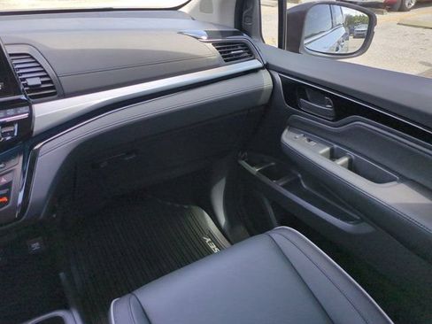 New 2026 Honda Odyssey Touring image 15