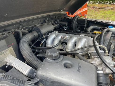 Used 1996 Land Rover Defender image 25