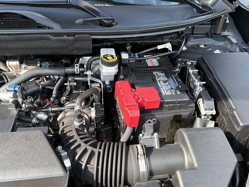 Used 2024 Nissan Rogue S AWD/4WD image 33