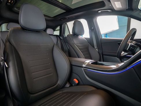 New 2025 Mercedes-Benz GLC 350e GLC 350e image 13