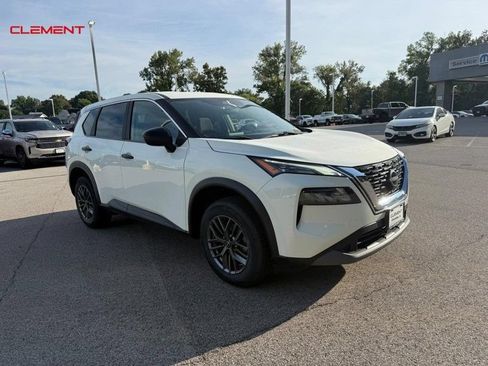 Used 2023 Nissan Rogue S AWD/4WD image 9