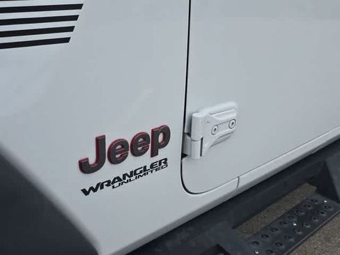 Used 2019 Jeep Wrangler Unlimited Rubicon AWD/4WD image 12