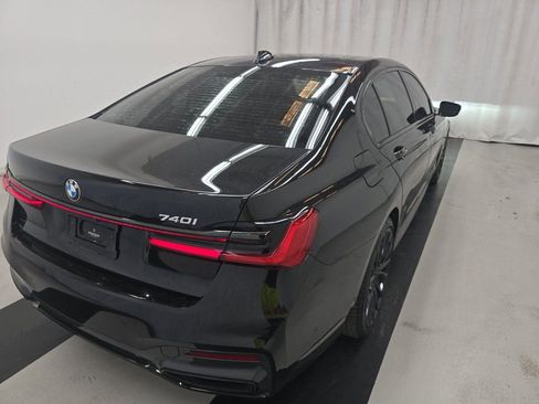 Used 2021 BMW 740i w/ M Sport Package image 4