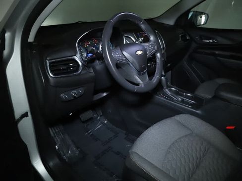 Used 2020 Chevrolet Equinox LT w/ Driver Convenience Package FWD image 17
